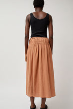 Load image into Gallery viewer, Baserange Diph Skirt in Brick